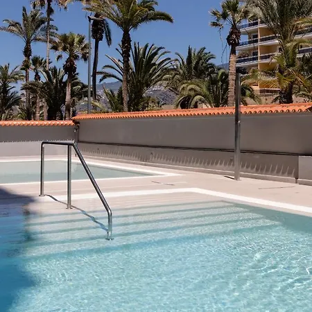 Palmeras Playa Studio: Pools, Beach, Sun & Shore Apartament