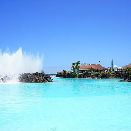 Palmeras Playa Studio: Pools, Beach, Sun & Shore Apartament